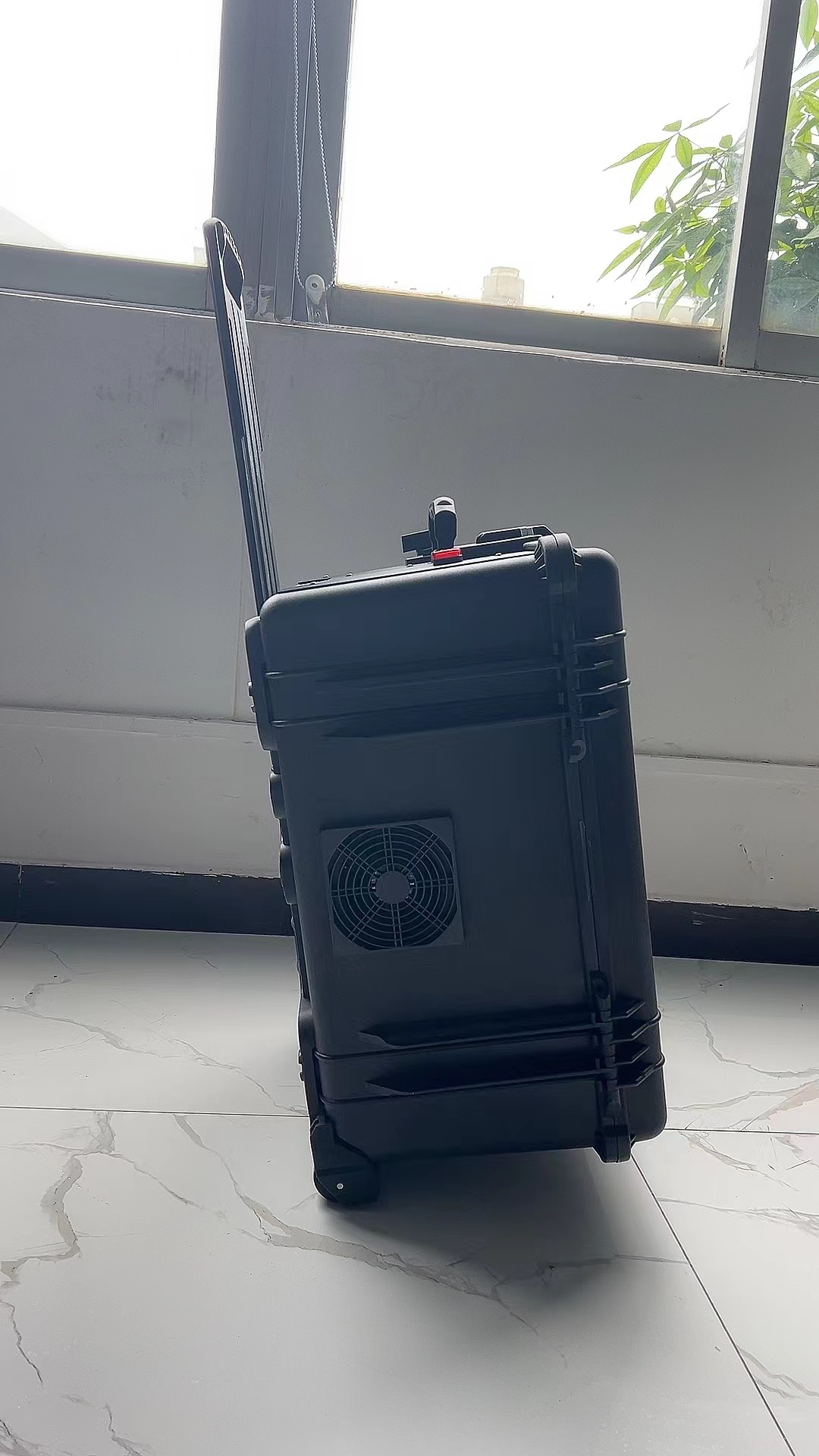 全椒手拉箱型移动通信干扰器